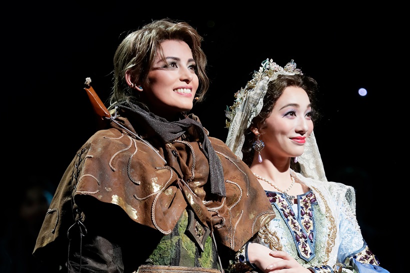 雪組トップスター・朝美絢のお披露目公演がTV初登場！｜スカパー
